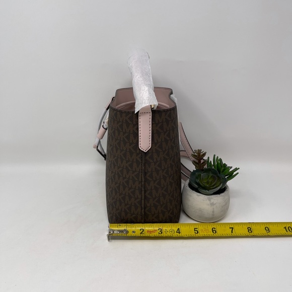 Michael Kors Suri Small Bucket Bag - Picture 3 of 11